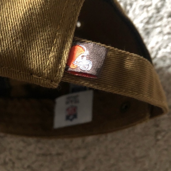 NFL Team Apparel Cleveland Browns Adjustable Hat OSFA Khaki - Picture 3 of 7